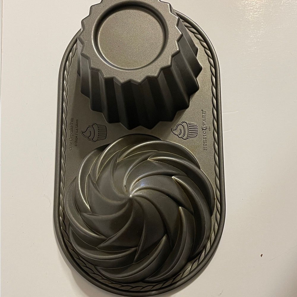 Nordic Ware Metallic Gray Bundt Pan Duo